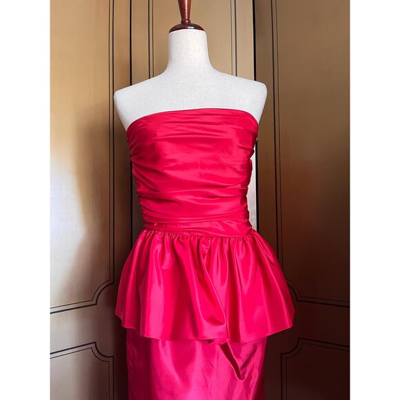 Vintage mini dress in red by Le Crillon, prom style, size 6 - Picture 2 of 6